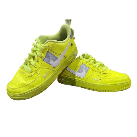 AIR FORCE 1 LV8 UTILITY VOLT - Mens 5.5; Womens 7 - Picture 3 of 5